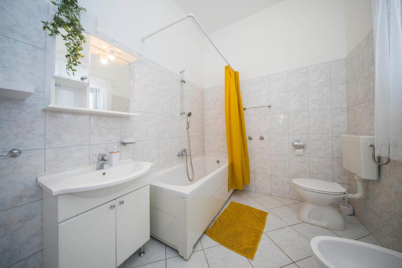 3 Bedroom Apartment Antonio Kaštela Екстериор снимка